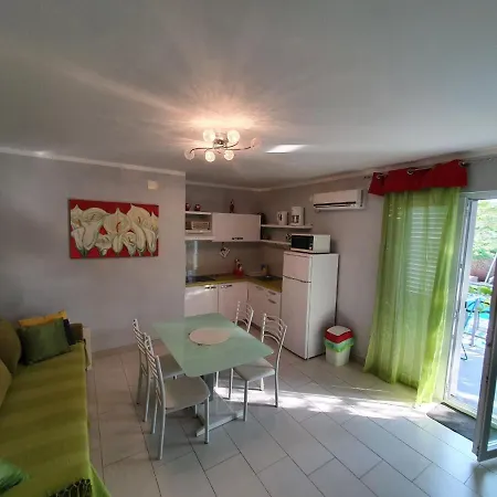 Apartment Jerine Tribunj (Sibenik-Knin)