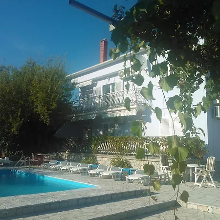 Jerine Apartman Tribalj